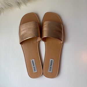 🌟12/9 SALE🌟Steve Madden Rose Gold Slides/Sandals